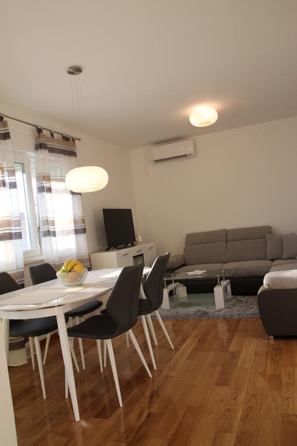 Apartment Mario โปดสตรานา ภายนอก รูปภาพ